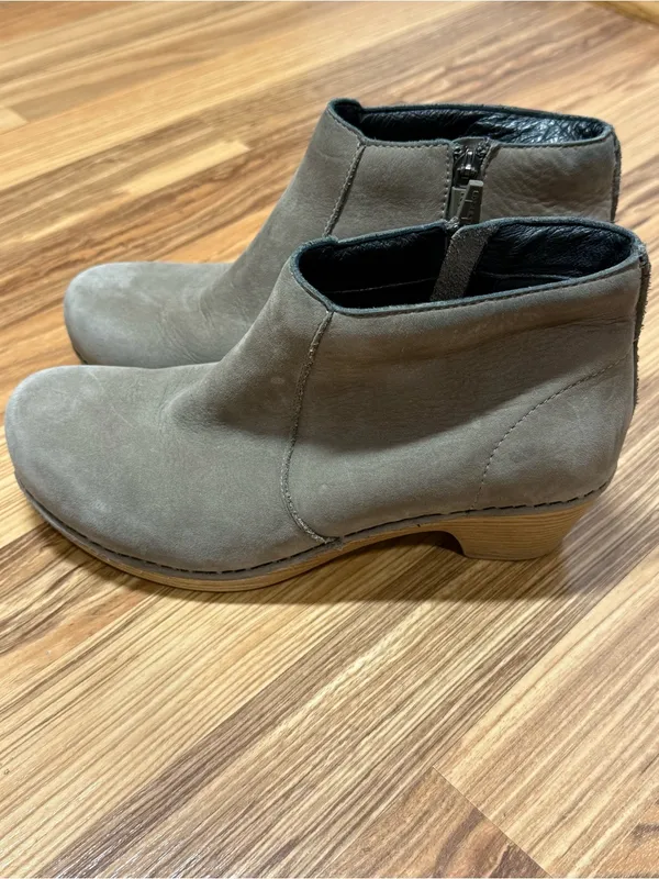 Dansko Taupe Maria Leather Ankle Booties, sz 38 - Image 3