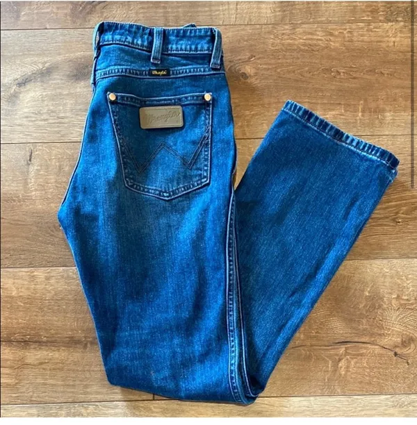 NWOT Wrangler x Lainey Wilson Blue Boot Huggers Jeans - Image 2