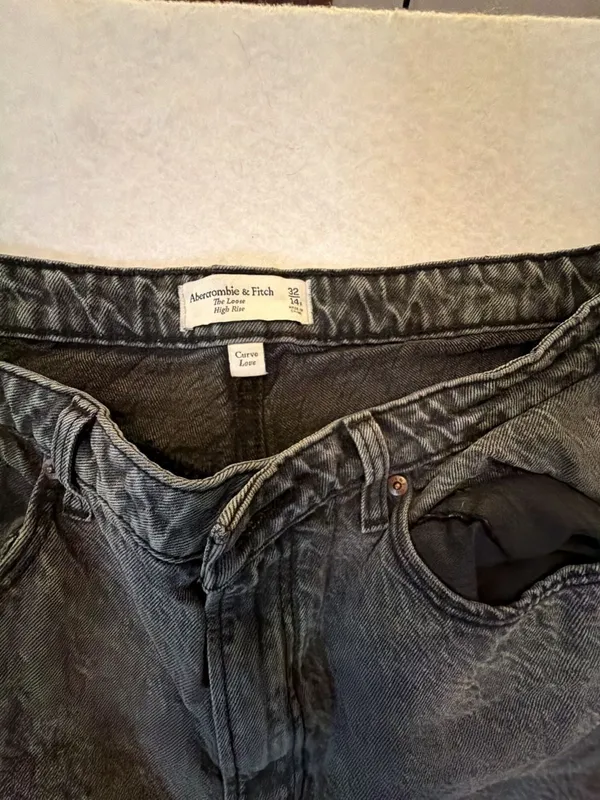 Abercrombie & Fitch The Loose High Rise Curve Love Jeans Size 32/14 - Image 2