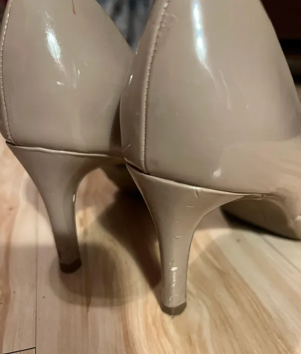 Bandolino Nude Patent Leather Heels - Image 7