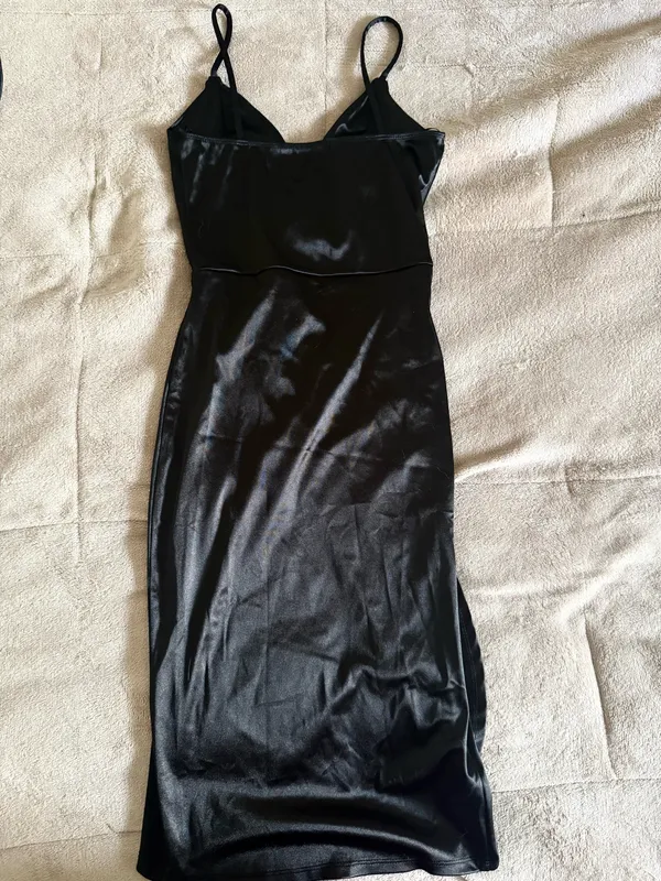 Liz & Sara Black Satin Bodycon Dress - Image 3