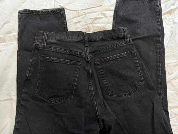 Abercrombie Curve Love 90s Straight High-Rise Black Jeans - Image 5
