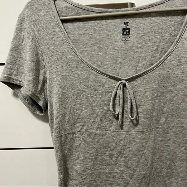 Pacsun Me to We Grey Top - Image 4
