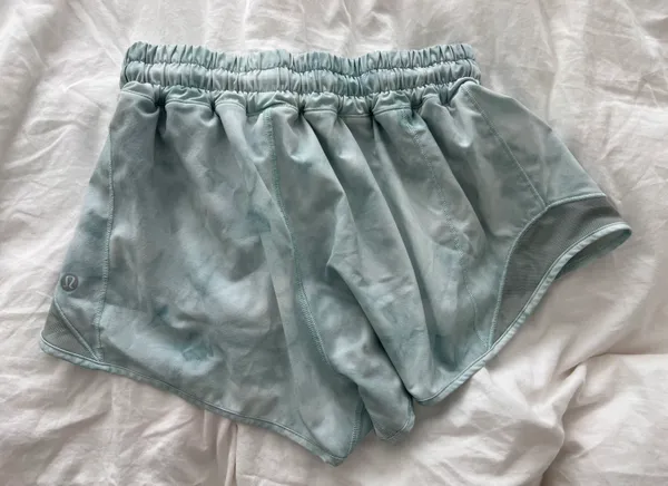 Lululemon Hotty Hot 2.5” Shorts - Image 2