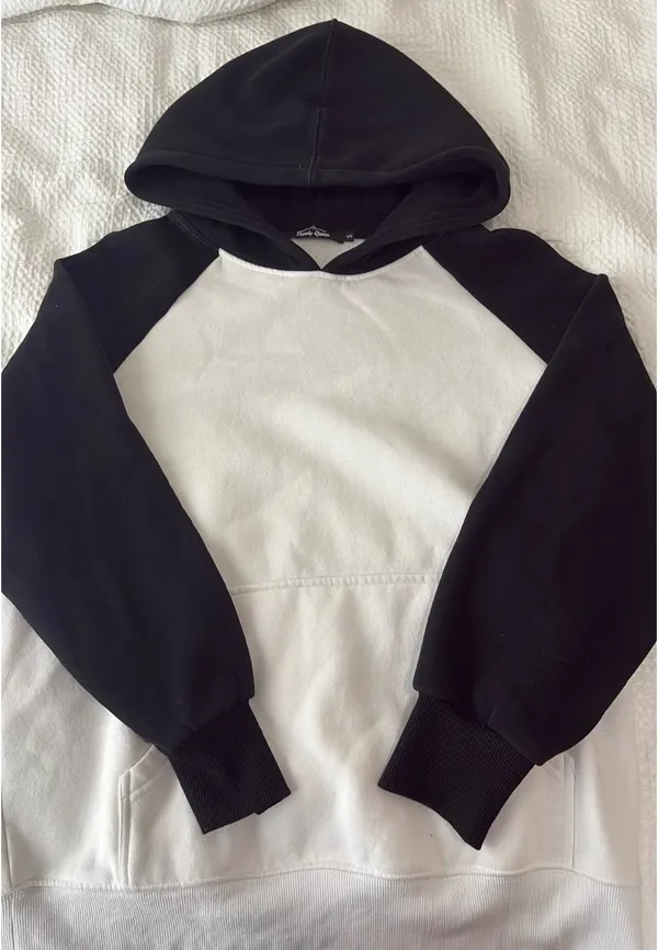 Trendy Queen Amazon Hoodie - Image 2