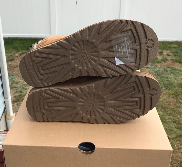 UGG Bailey Bow II Shimmer - Image 6