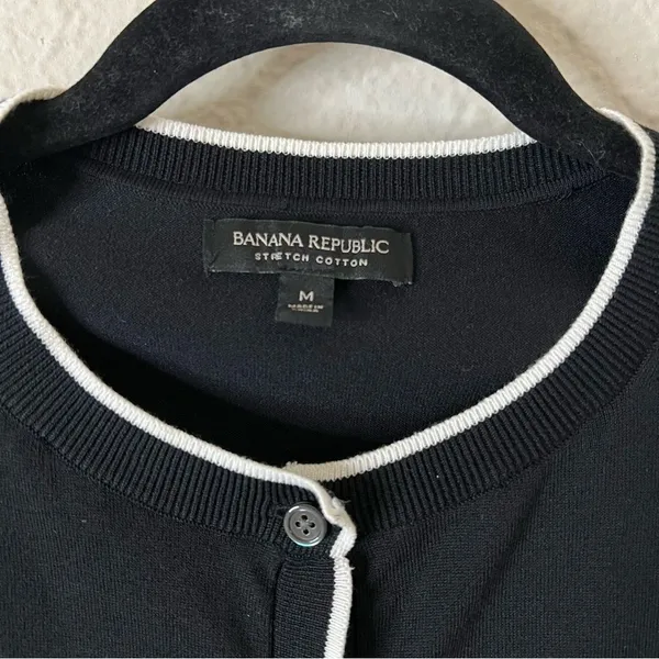 Banana Republic Crew Neck Black Cardigan Size Medium Stretch Cotton - Image 4