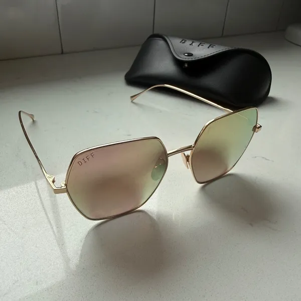 DIFF Harlowe Gold Taupe Flash Geometric Sunglasses New With Case - Image 7