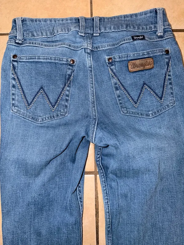 Wrangler Bootcut Jeans Size 7x36 Medium Wash Stretch Denim - Image 4