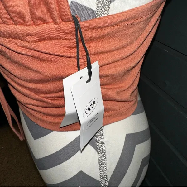 Cider size small crop halter top new with tags - Image 4