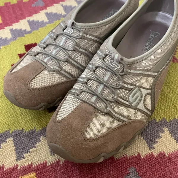 Skechers Biker’s Lite Slip On Comfort Sneakers (Sz 9) Silver Suede - Image 3