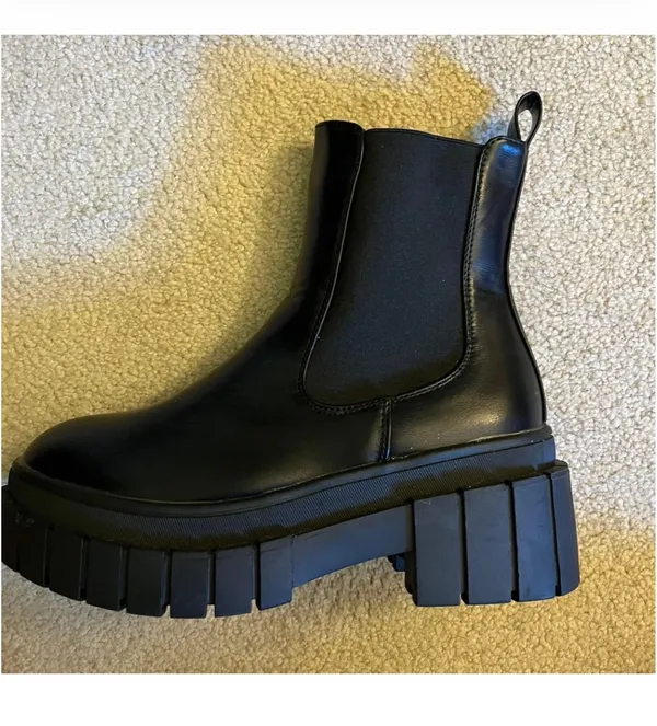 Nasty Gal Chelsea Black Boots 7 - Image 2
