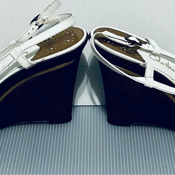 COLE HAAN SZ 8 White patent leather woven Wedge Sandals Slingback Cork Gold - Image 4