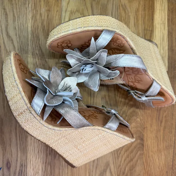Born Metallic Flower Embellished Wedge Sandals Women's 6 Open Toe 4" Heel - Image 8