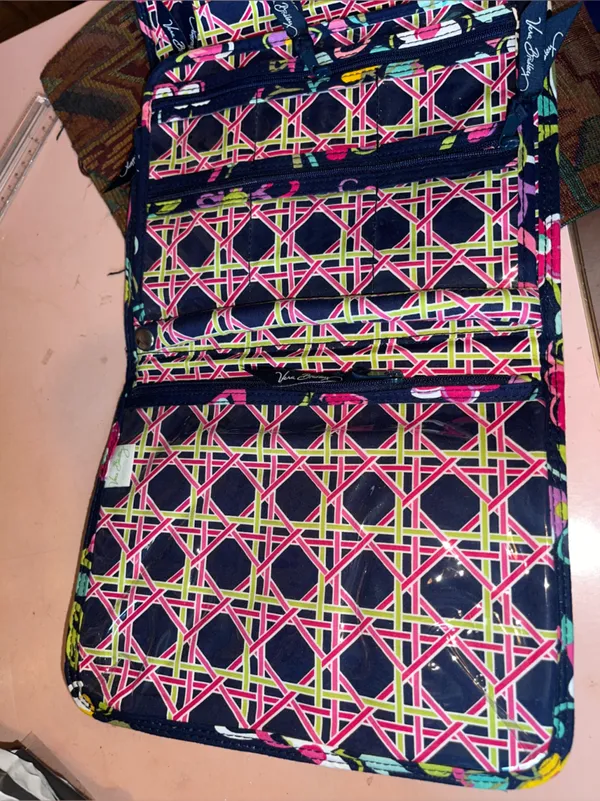 Vera Bradley “Ribbons” (2012) Pattern Quilted Floral Travel/Compact Organizer - Image 5