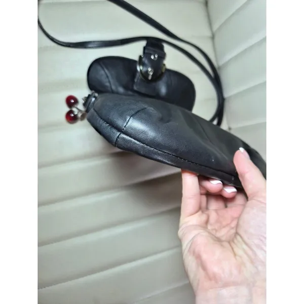 Vintage COACH Soho Leather Crossbody Bag Black Purse Flap Buckle With Charm Y2K - Image 11