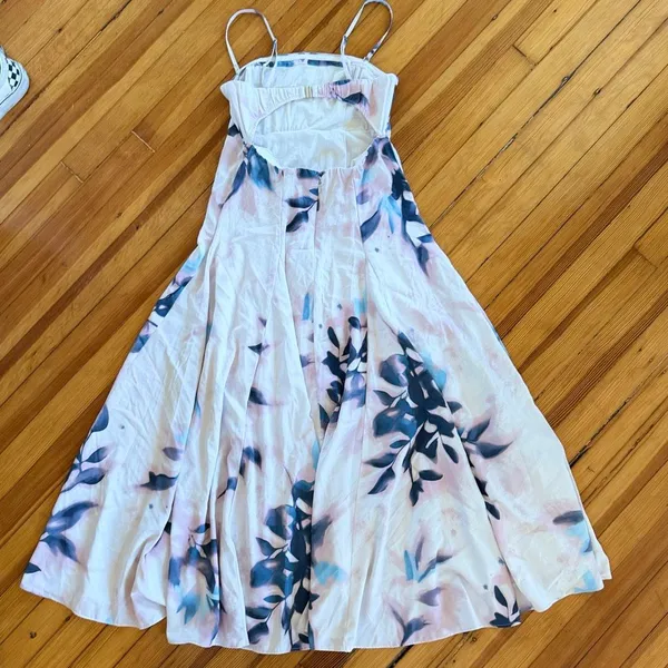 Abercrombie & Fitch NWT Godet Clasp-Back Midi Dress in Light Purple Pattern Size - Image 3