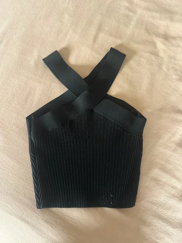 Aritzia Black Babaton Top Crop - Image 2