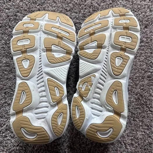 Hoka One One Gaviota 5 running shoes vanilla eggnog color - Image 6