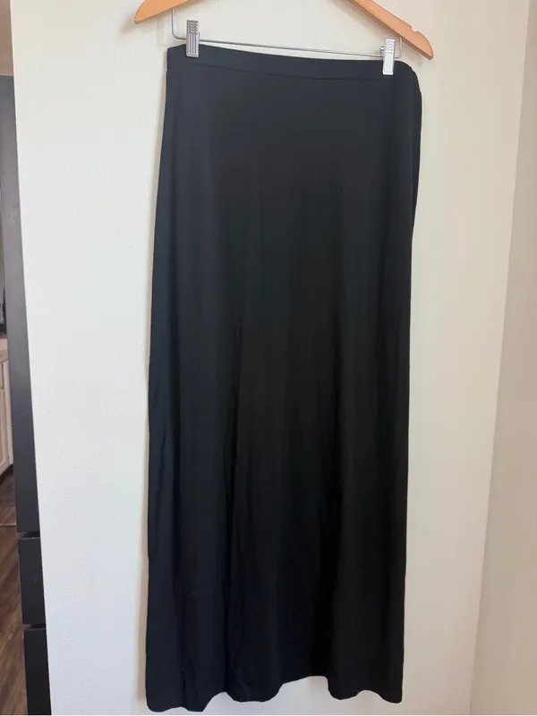 Black Maxi Skirt with Side Zip Size XL - Image 4