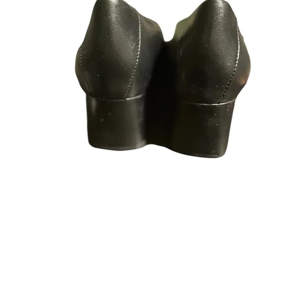 Elegant Black Leather Women's Shoes - Image 4