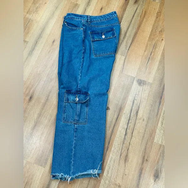 Edikted Blue Wide-Leg Cargo Jeans - Image 6
