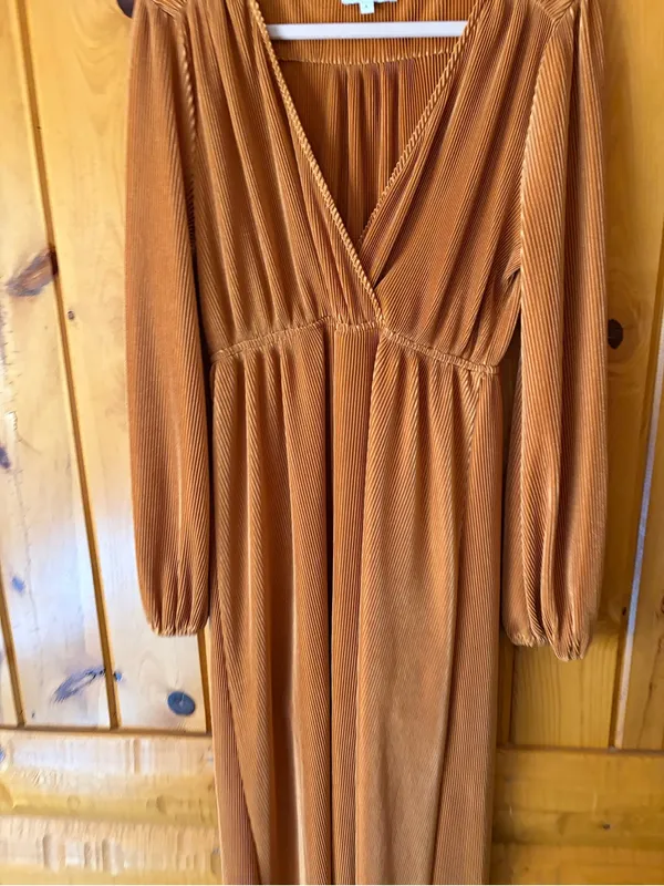 Baltic Born Venus Pleated Maxi Dress size Large - Image 3