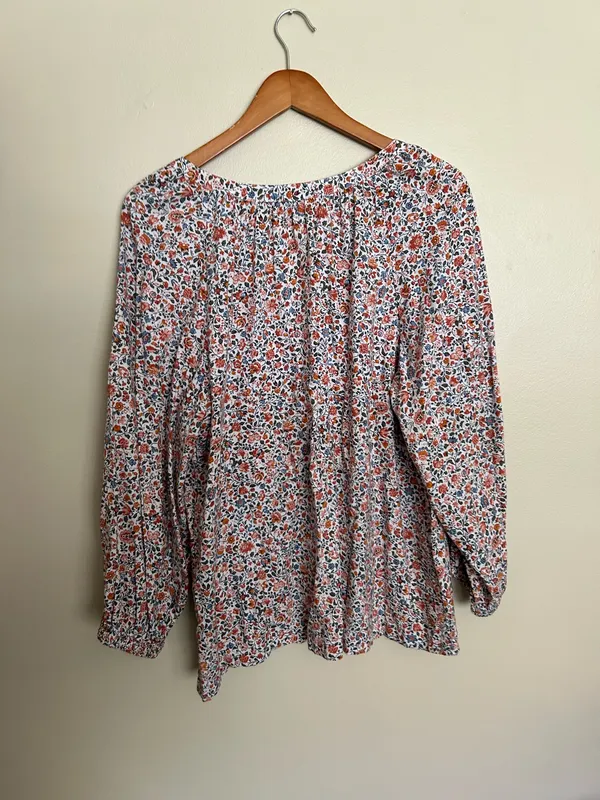 Loft outlet floral blouse (L) - Image 4