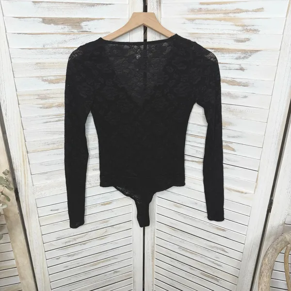 INTIMATELY FREE PEOPLE Women's Size XS Black V Neck Lace Bodysuit Top Vampy Goth - Image 11
