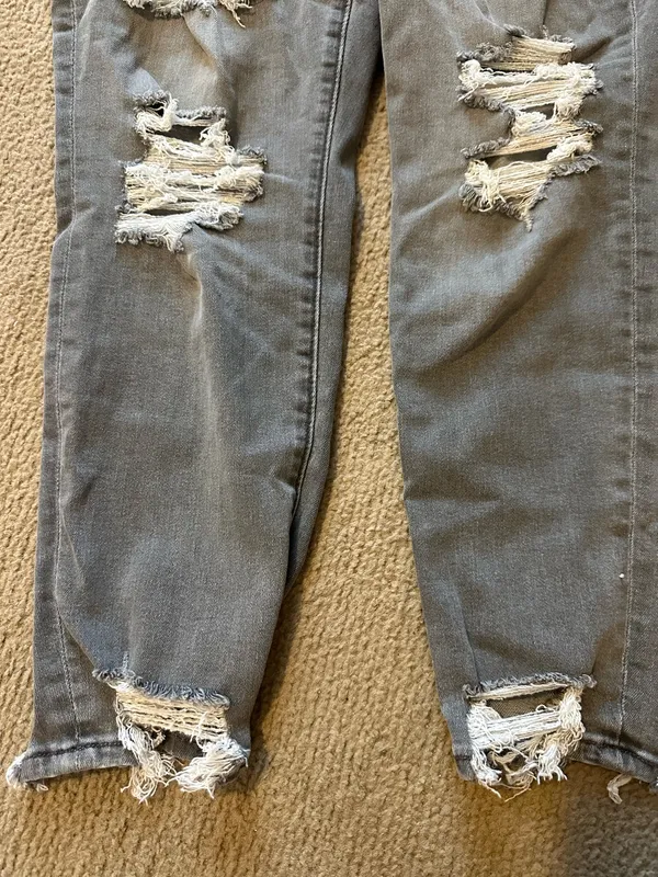 American Eagle Jeans Outfitters - Image 3