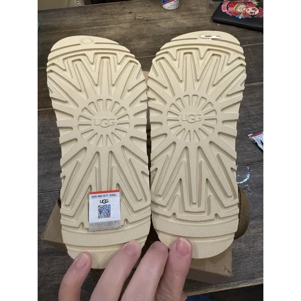 UGG Goldenstar Clogs featuring a chestnut suede Size 5.5 - Image 7
