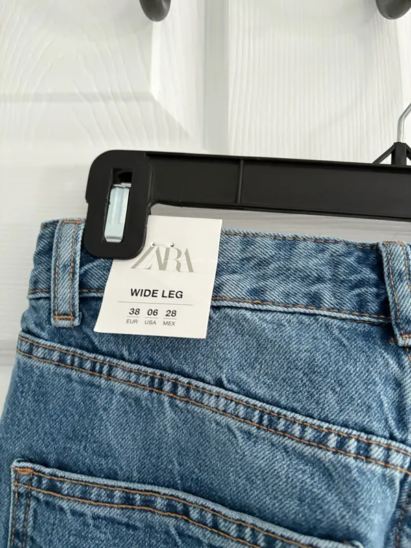 ZARA Wide-Leg High-Rise Jeans Raw Hem - Image 3