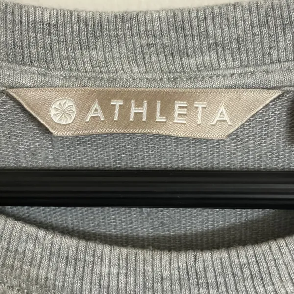 Athleta Gray Modal Crossover Tulip Hem Raglan Long Sleeve Sweatshirt Small - Image 3