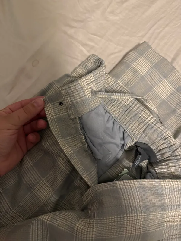 Men’s plaid H&M pants XS - Image 7