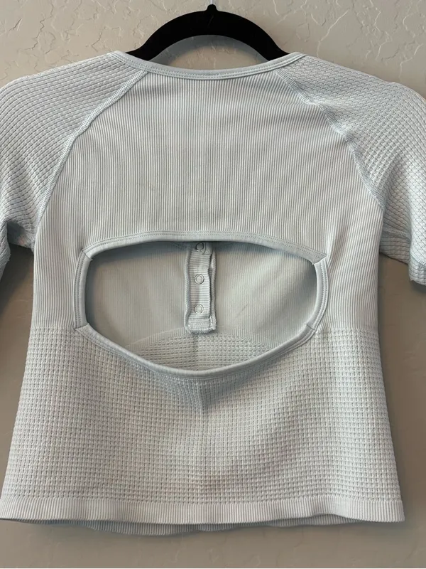 Free People movement bail out long sleeve top in artic snow light blue med/large - Image 12