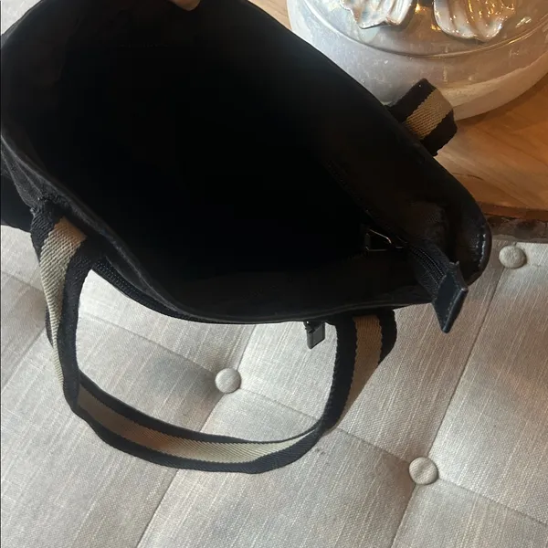Gucci GG Canvas Shoulder Bag - Image 10
