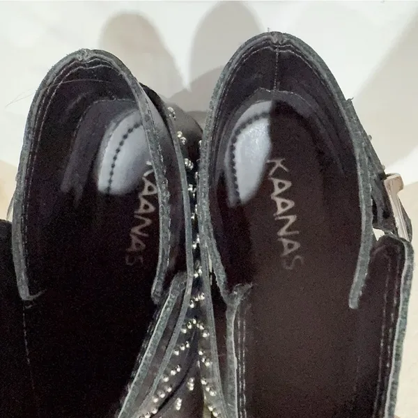 Kaanas Black Leather Albarloa Stud Criss Cross Ankle Bootie Size 6 Preowned - Image 8
