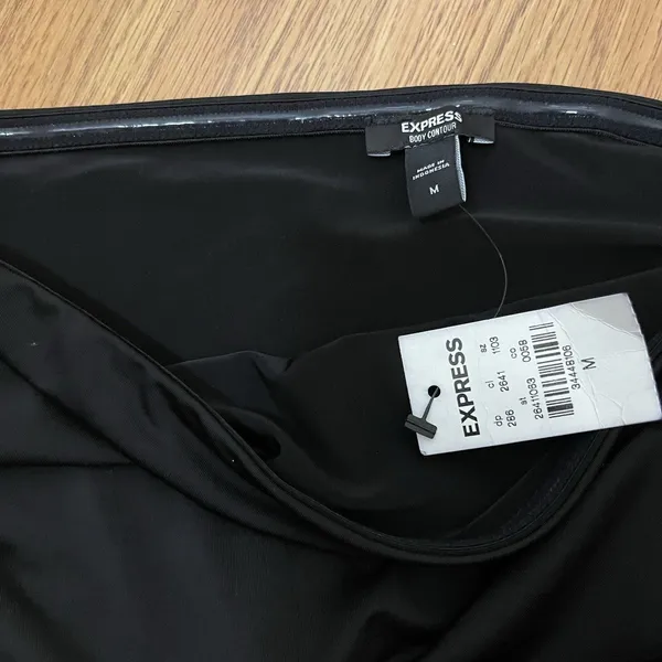NEW! Express strapless black crop top bandeau size medium - Image 5