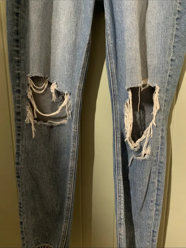 American Eagle Outfitters Light Blue Distressed Boyfriend Jeans - Image 3