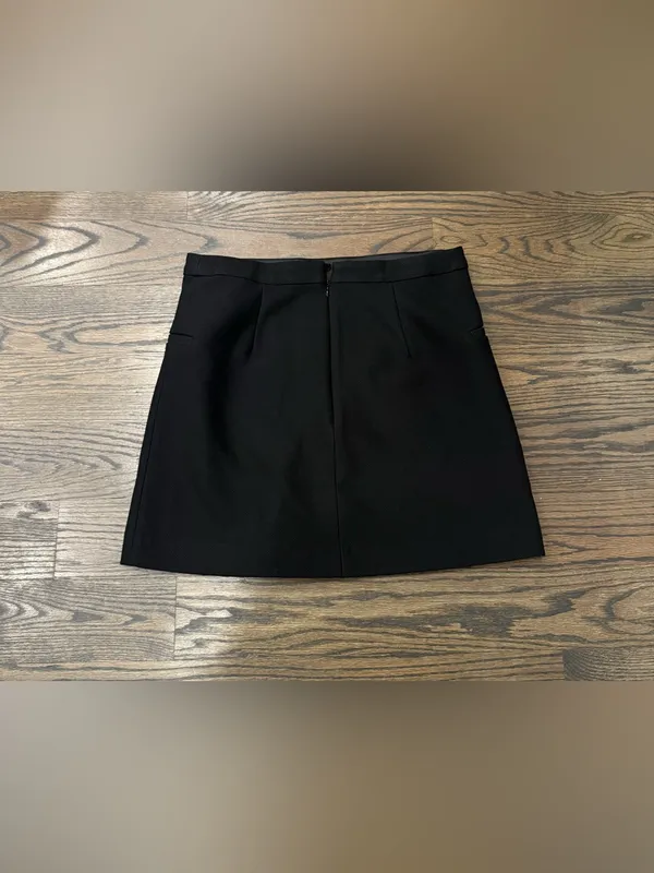 H&M black women’s button skirt size 10 - Image 2