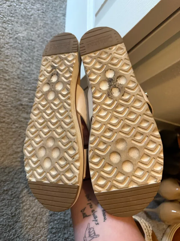 Tan Sandals Size 9.5 - Image 4