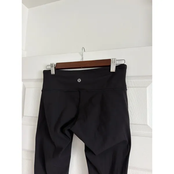 Lululemon Black Performance Yoga Leggings Size 6 Full Length Slim Fit - Image 3