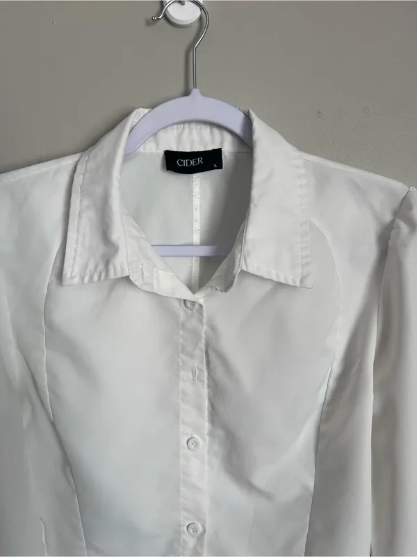 CIDER White Cropped Button-Up Blouse Sz L - Image 2