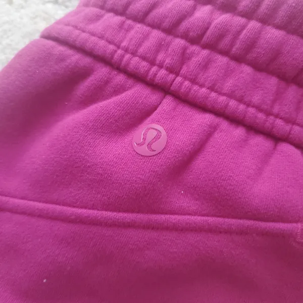 lululemon athletica Fuchsia 5inch Shirt Terry Size 8 - Image 2