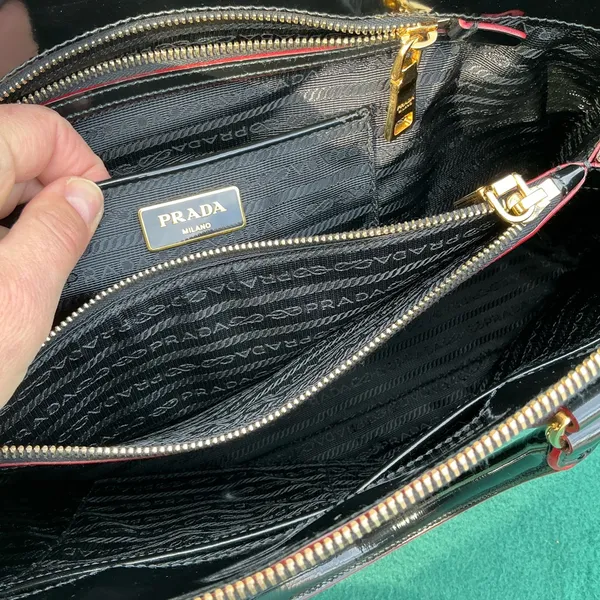 The MOST ELEGANT PRADA bag on PLANET 🌹🌹 - Image 14