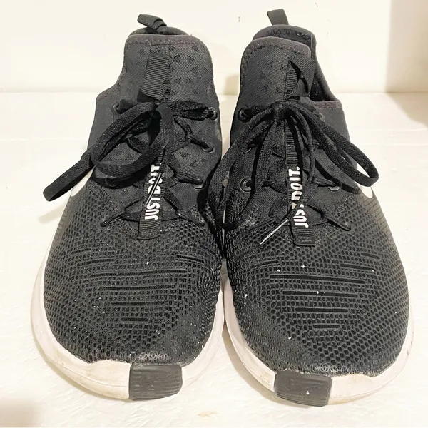 Nike Size 9.5 Free TR 8‎ Training Running Shoes Sneakers Black White Low Top - Image 3