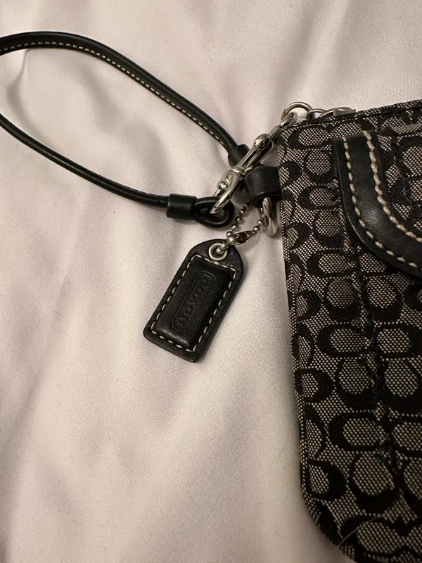 Coach Wristlet - Image 3