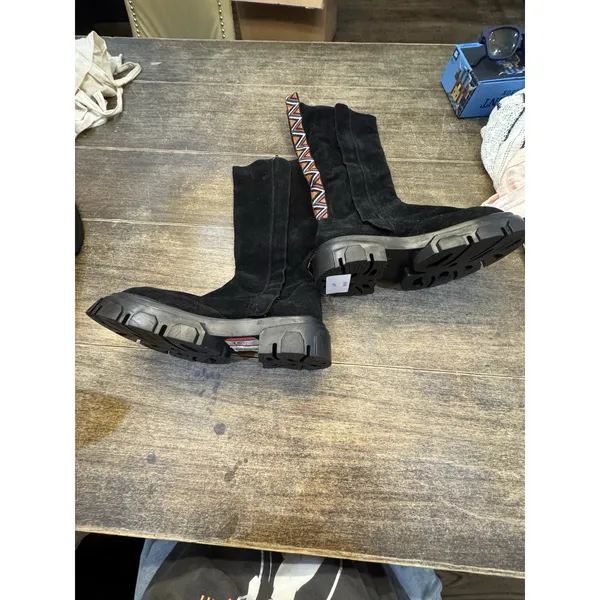 Farm Rio Tall Black Suede Boots Size 8.5 Lug Sole - Image 4