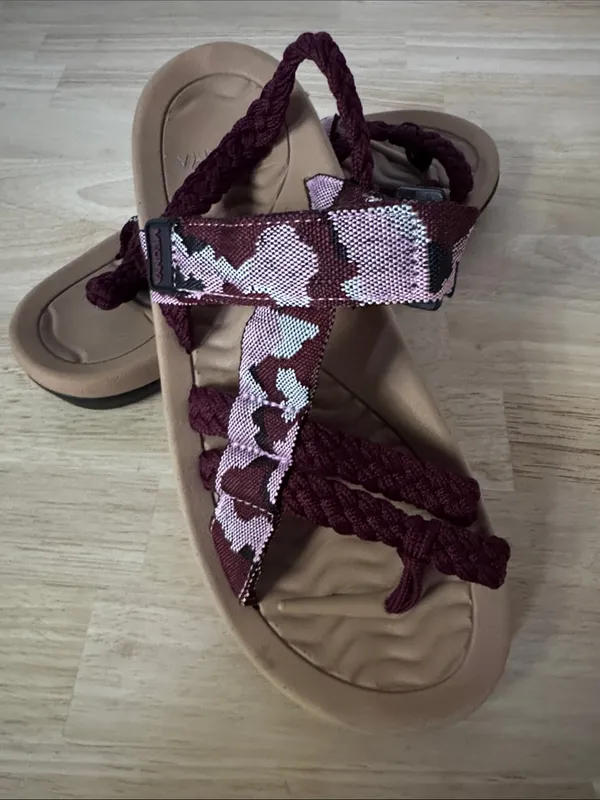 MEGNYA Braided Strap Sandals in Burgundy and Light Pink EUC - Image 5
