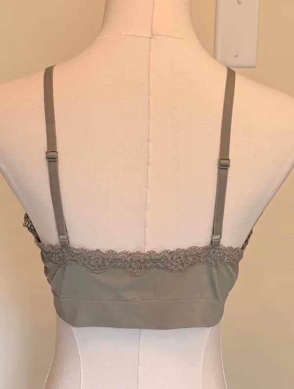 H&M green lace trimmed unlined bralette - Image 4